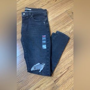 Levi’s 711 skinny jeans